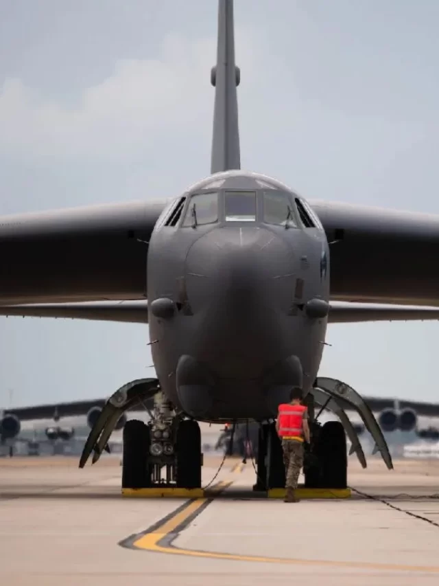 Discover B-52's Mastery in 16 Breathtaking Sky Images