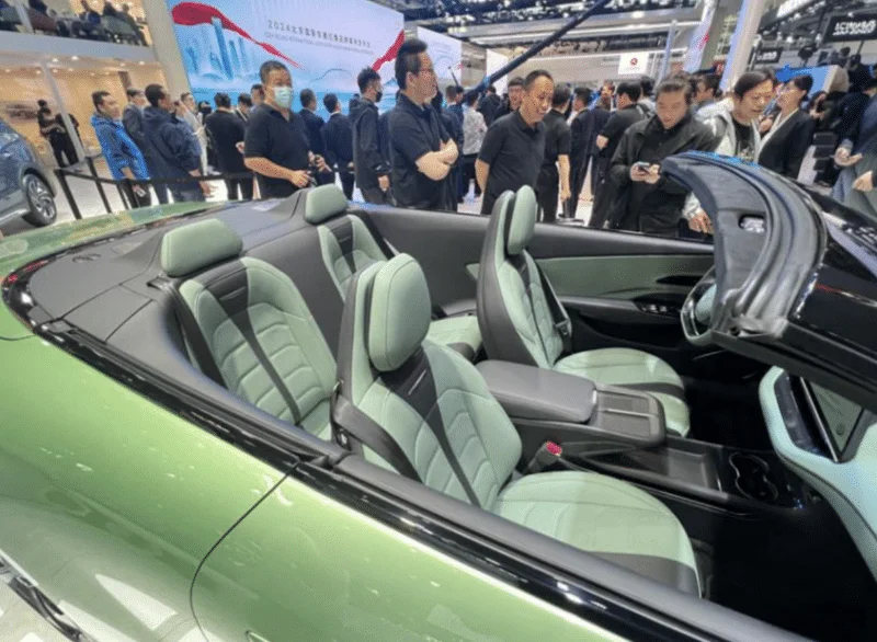 Hongqi Unveils Breathtaking EH7 Convertible at 2024 Auto Show