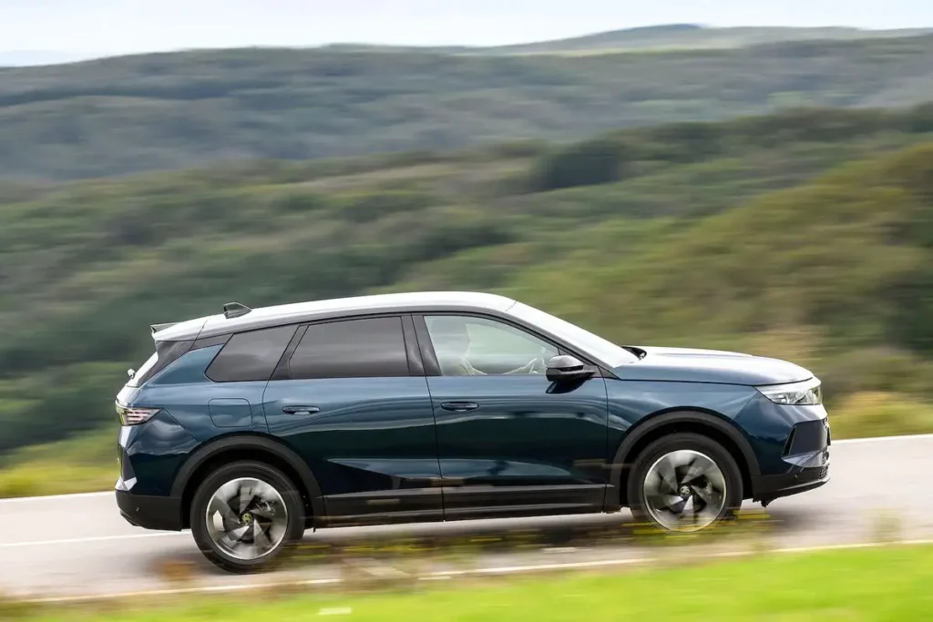 Why the New Vauxhall Grandland Is the SUV Everyone’s Talking Abou